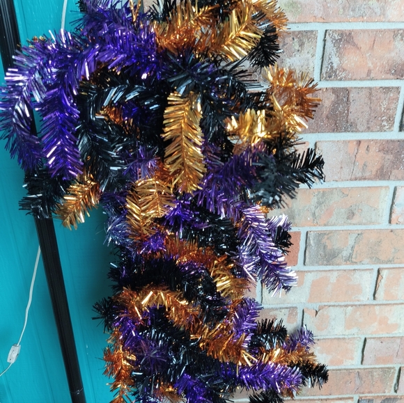 Halloween Swag, 32" Base with gold hanger - Picture 8 of 8